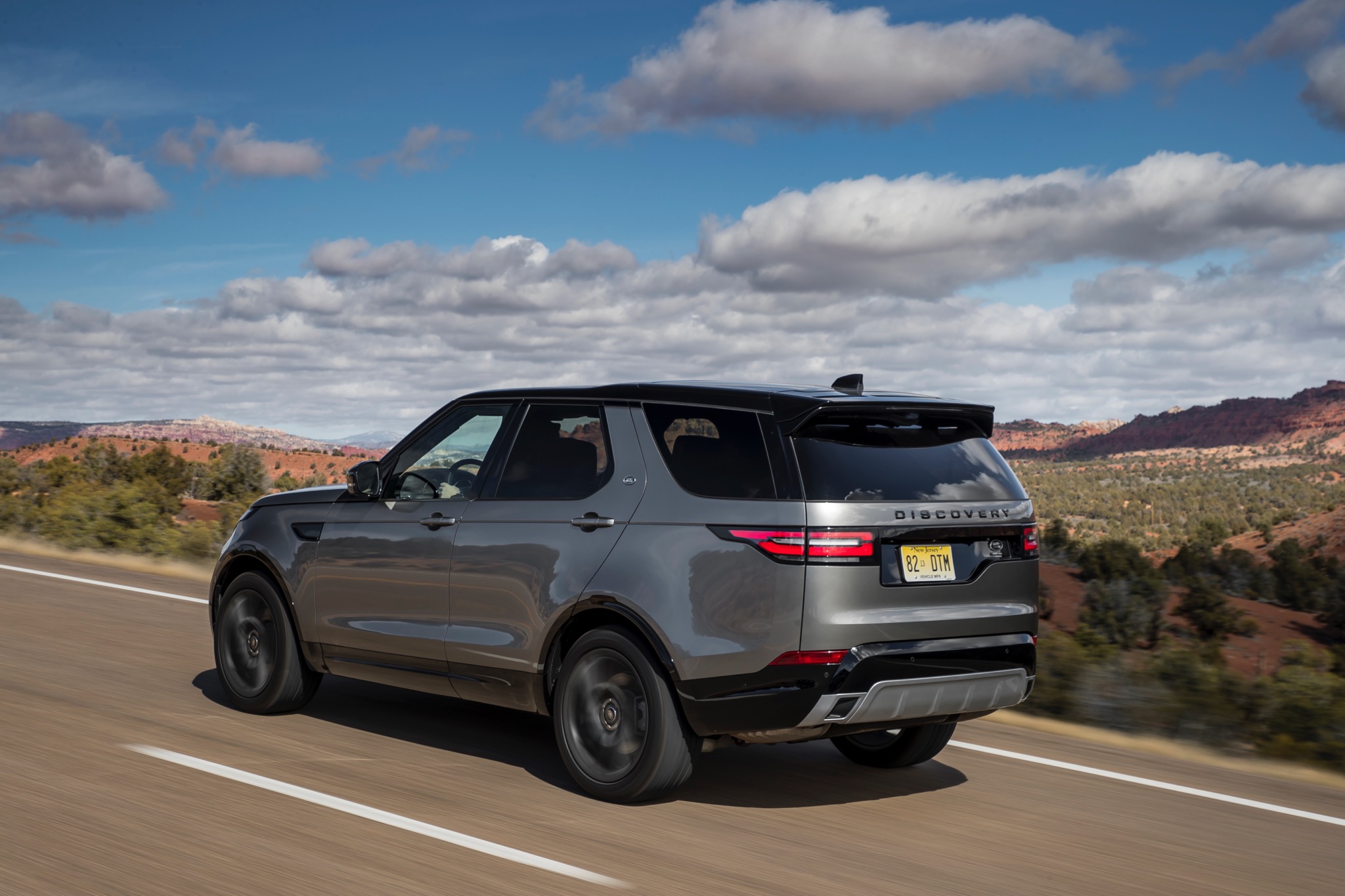 2017 Land Rover Discovery review - photos | CarAdvice