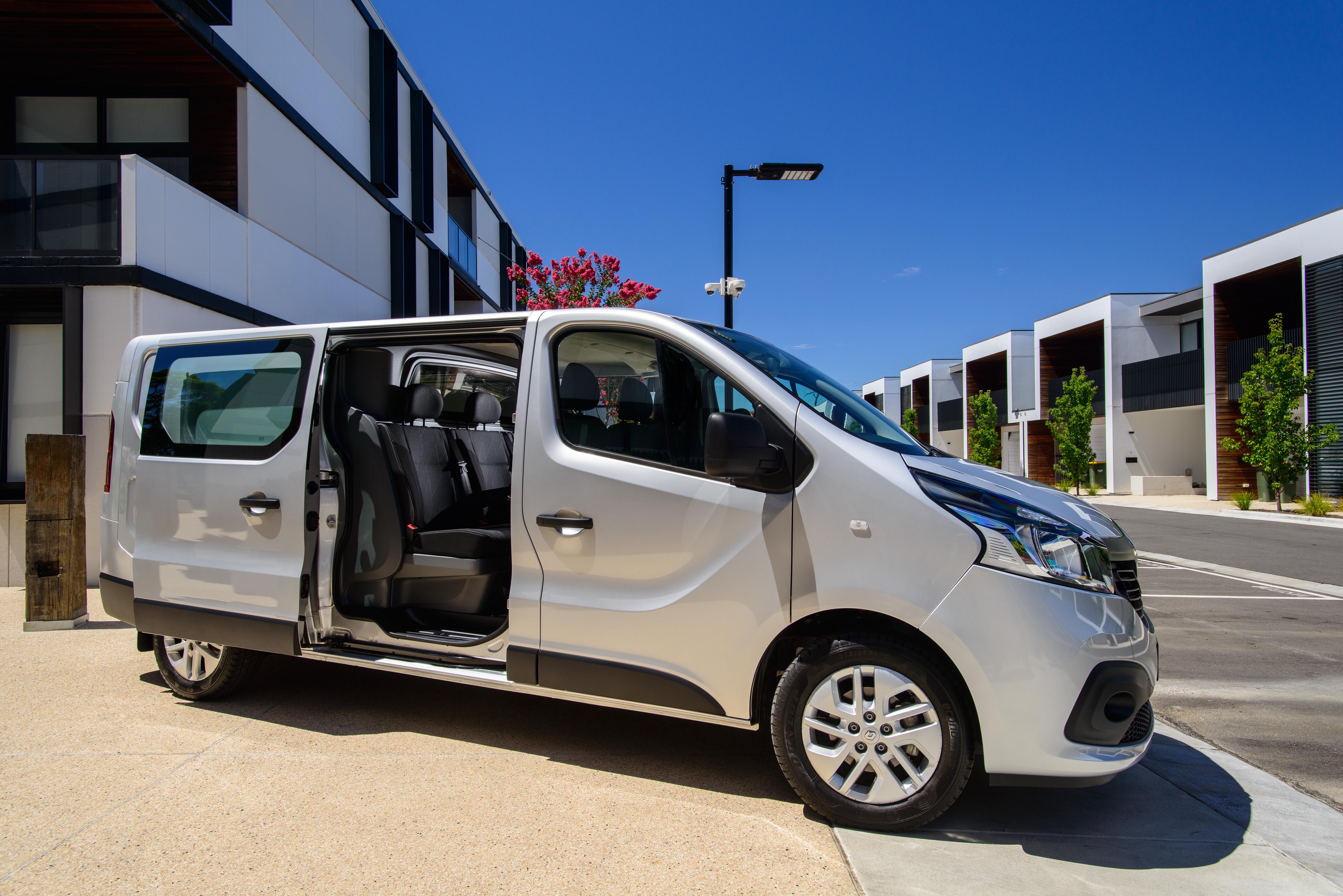 2017 Renault Trafic Crew review - photos | CarAdvice