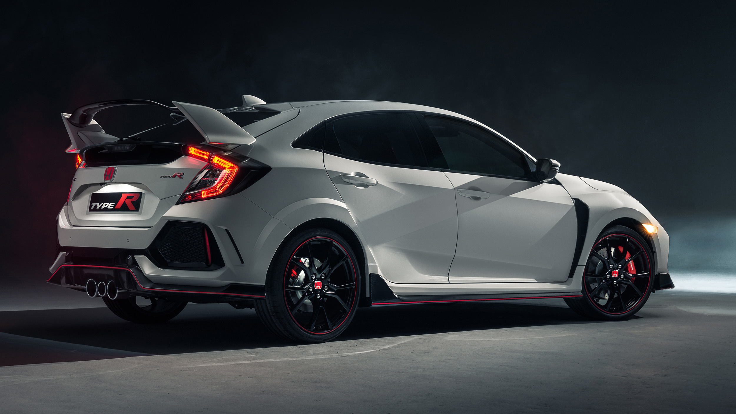 2017 Honda Civic Type R revealed in Geneva, here later