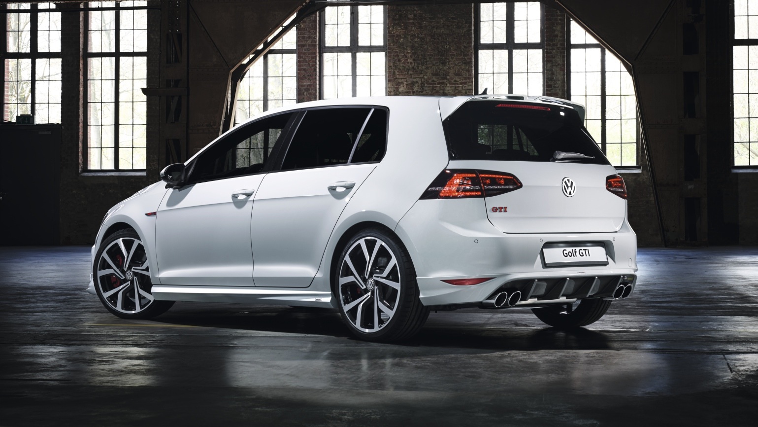 Volkswagen Golf GTI and Golf R to be offered with optional Oettinger ...