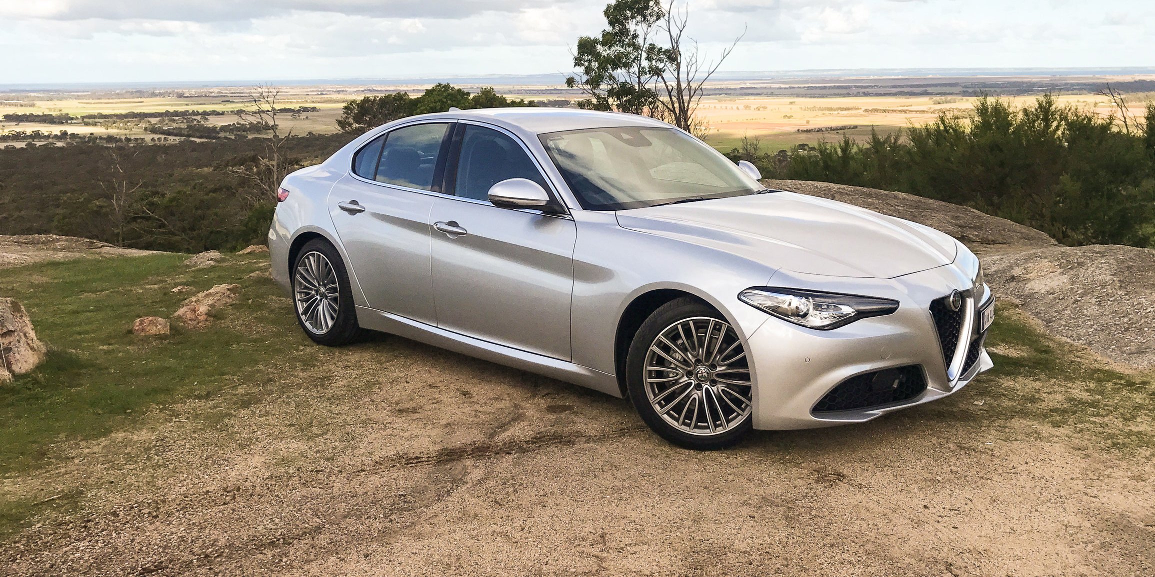 2017 alfa romeo giulia super diesel hero 1