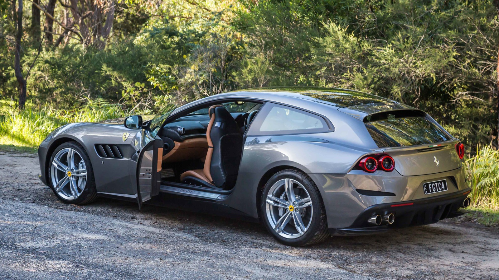 Ferrari lusso. Феррари gtc4lusso. Ferrari FF gtc4lusso. Ferrari gtc4lusso 2021. Феррари GTS 4 lusso.