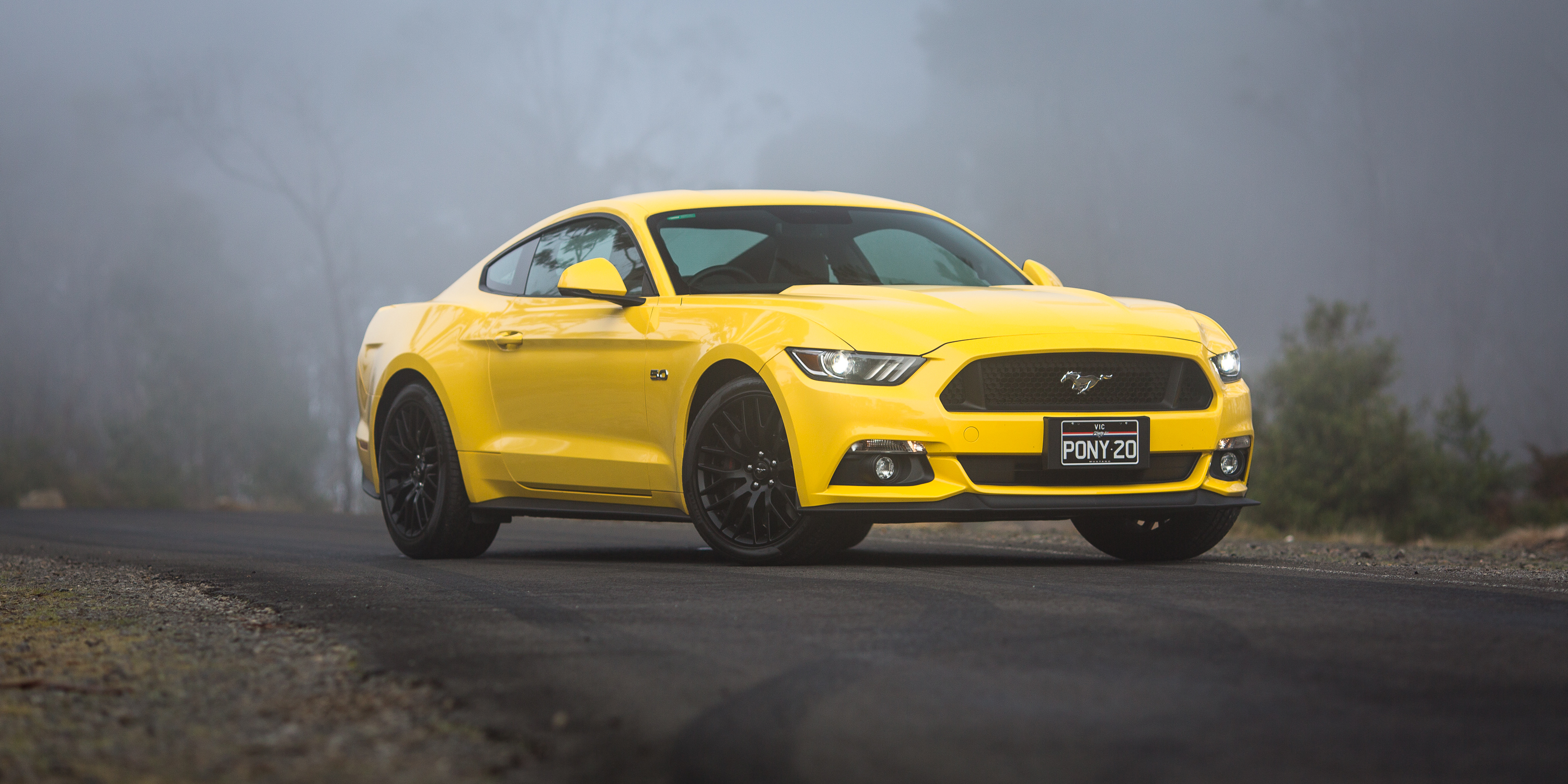 Ford Mustang GT Fastback v Ford Mustang GT Performance ...