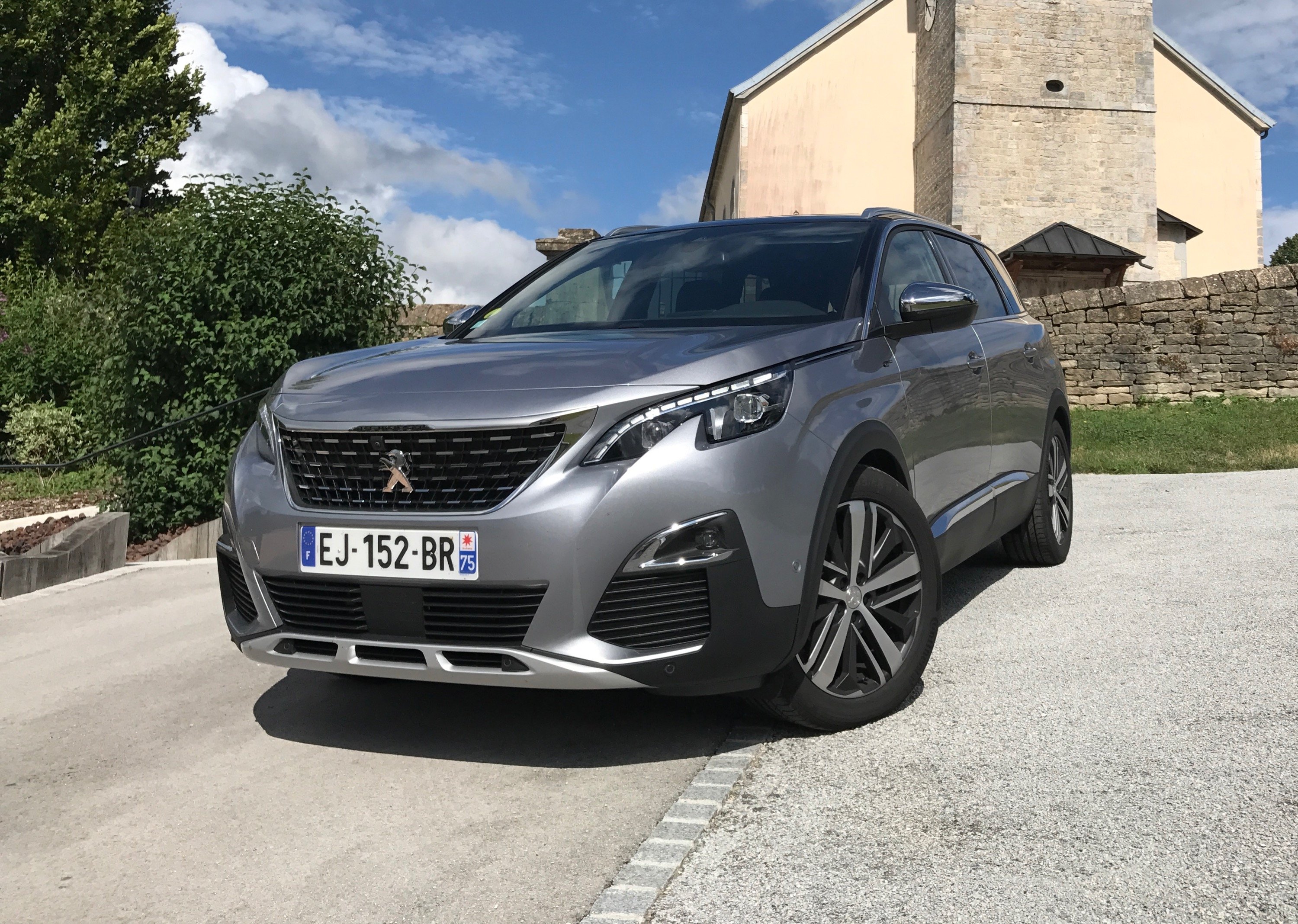 Пежо 5008 отзывы. Peugeot 5008 2018. Пежо 5008 белый 2017. Пежо 5008 сине зеленый. Peugeot 5008 2020 фото.