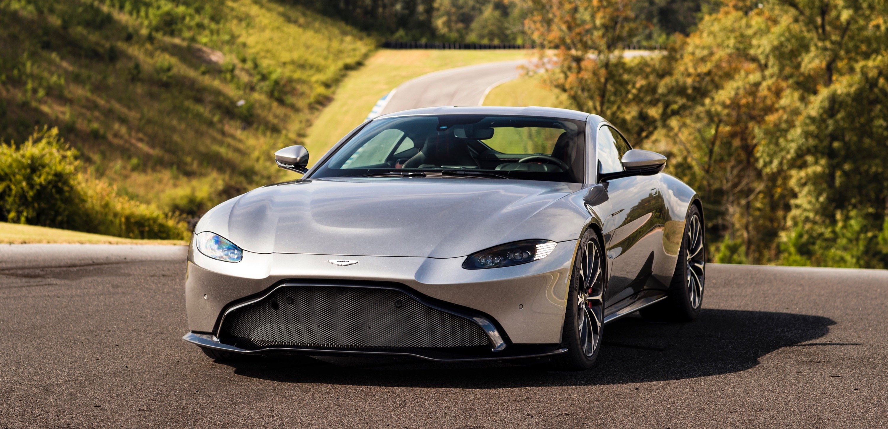 2018 Aston Martin Vantage revealed: Exclusive video tour - Photos