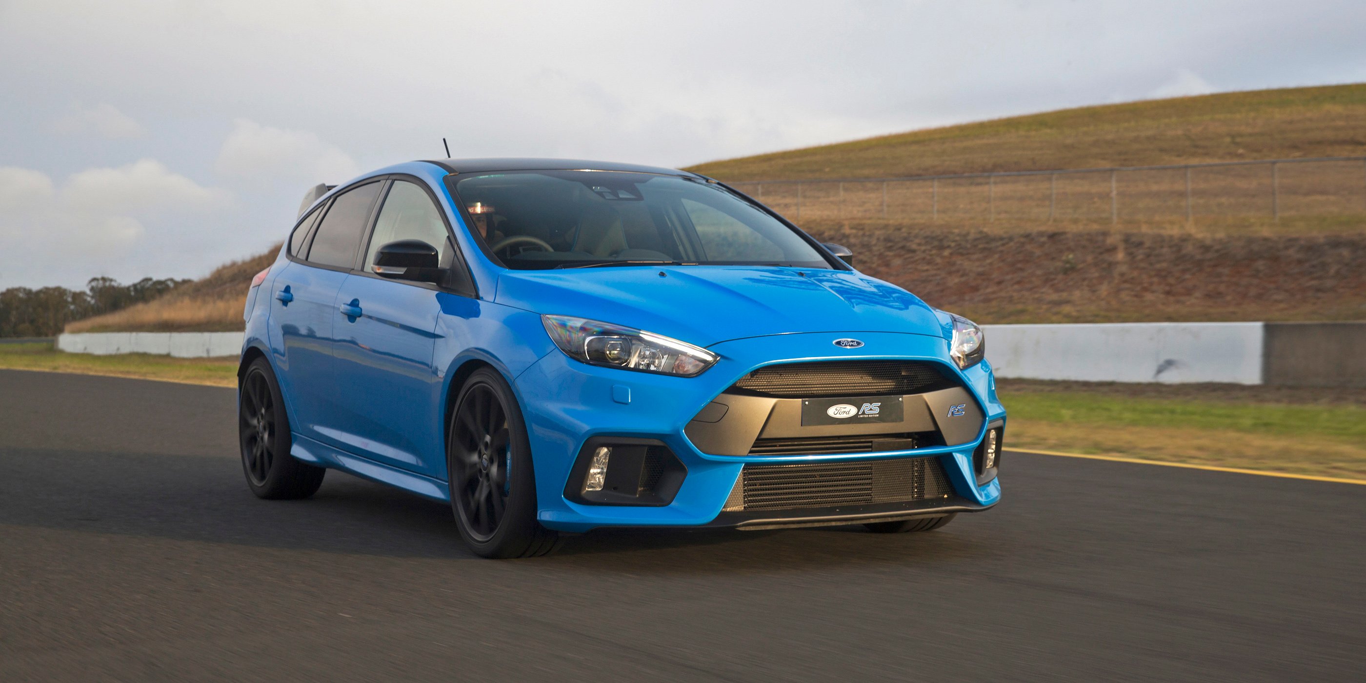 Video: 2018 Ford Focus RS Limited Edition road and track drive - Photos