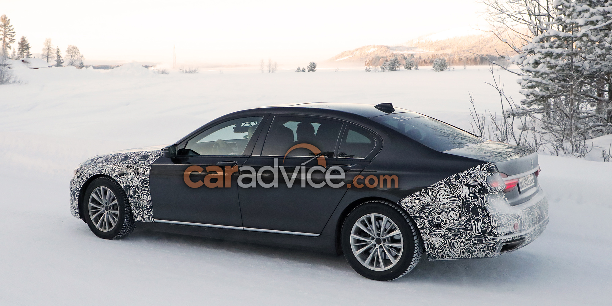 2019 BMW 7 Series \u002639;LCI\u002639; spied  Photos 1 of 13