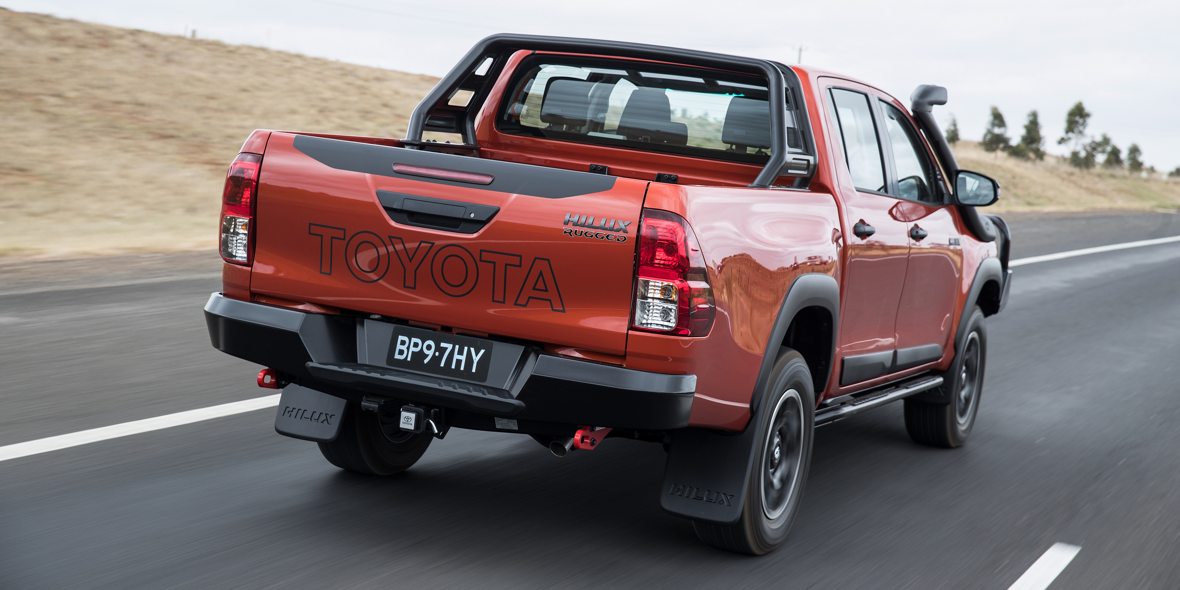 Видео тойоты хайлюкс. Toyota Hilux 2018. Тойота Хайлюкс 2018г. Пикапы Тойота Хайлюкс 2018. Hilux Adventure 2022.